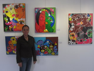 Sandrina Fouache lors de son exposition à la galerie Arte bello Sandrina Fouache lors de son exposition à la galerie Arte bello